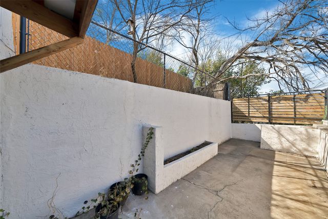 2303 Park Hill Drive, Fort Worth, TX 76110