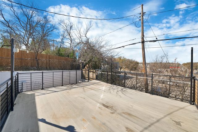 2303 Park Hill Drive, Fort Worth, TX 76110