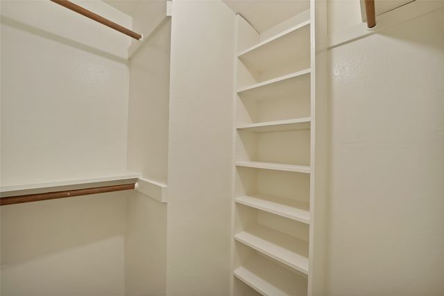 2303 Park Hill Drive, Fort Worth, TX 76110