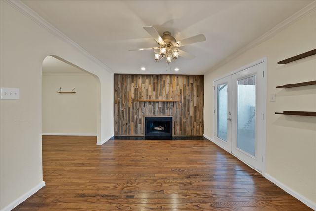 2303 Park Hill Drive, Fort Worth, TX 76110