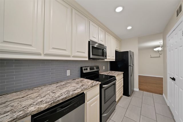 2303 Park Hill Drive, Fort Worth, TX 76110