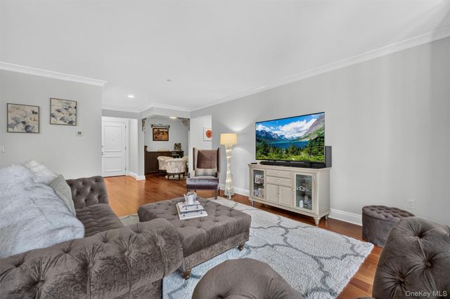 436 Trump Park, Shrub Oak, NY 10588