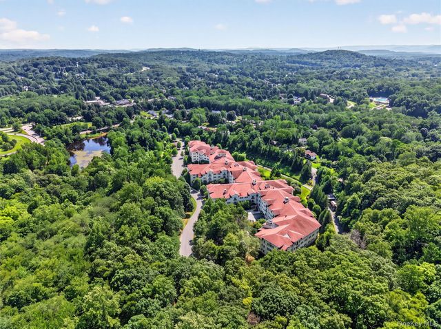 436 Trump Park, Shrub Oak, NY 10588