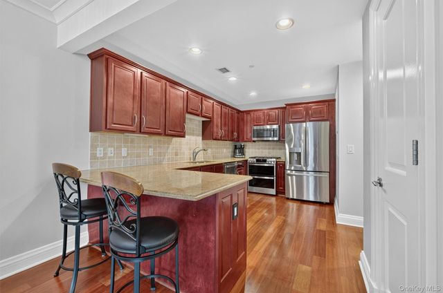 436 Trump Park, Shrub Oak, NY 10588