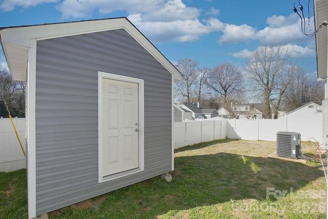 3825 Westway Drive, Charlotte, NC 28208