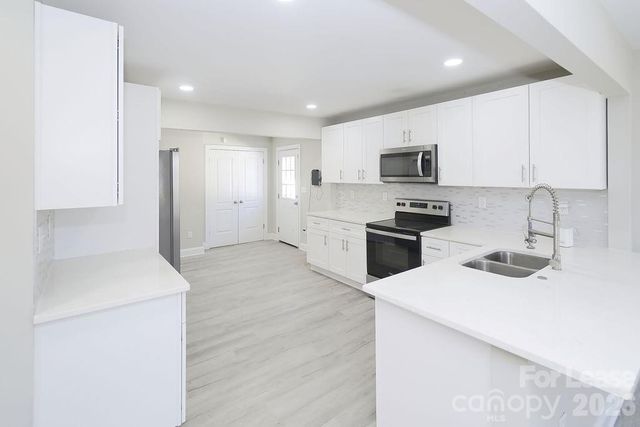 3825 Westway Drive, Charlotte, NC 28208