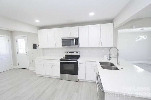 3825 Westway Drive, Charlotte, NC 28208