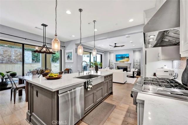 32 Lark, Lake Forest, CA 92630