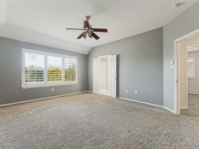 5404 Pecan Creek Circle, Fort Worth, TX 76244