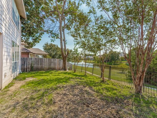 5404 Pecan Creek Circle, Fort Worth, TX 76244