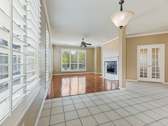 5404 Pecan Creek Circle, Fort Worth, TX 76244