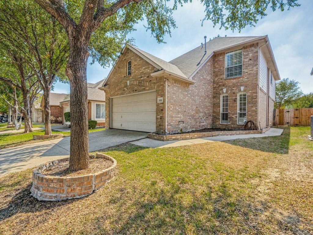 5404 Pecan Creek Circle, Fort Worth, TX 76244