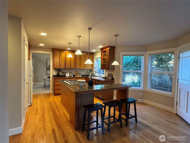 510 3rd Avenue N, Edmonds, WA 98020
