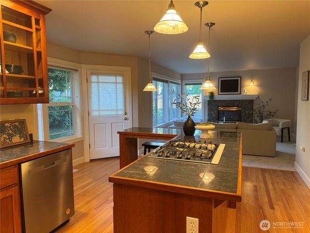 510 3rd Avenue N, Edmonds, WA 98020