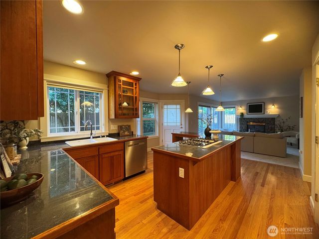 510 3rd Avenue N, Edmonds, WA 98020