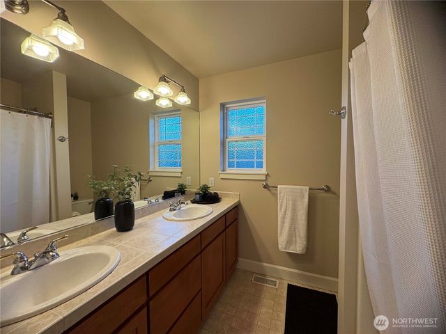 510 3rd Avenue N, Edmonds, WA 98020