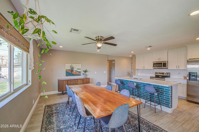 1640 N QUEENSBURY Road, Mesa, AZ 85201