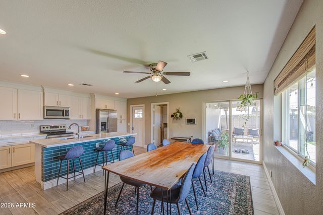 1640 N QUEENSBURY Road, Mesa, AZ 85201