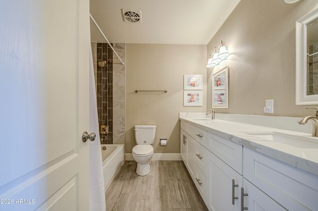 1640 N QUEENSBURY Road, Mesa, AZ 85201