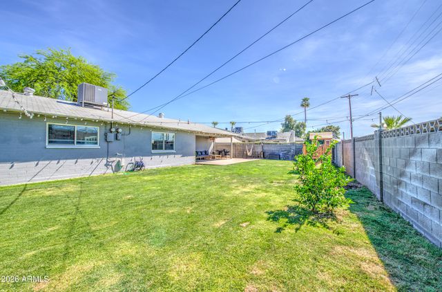 1640 N QUEENSBURY Road, Mesa, AZ 85201