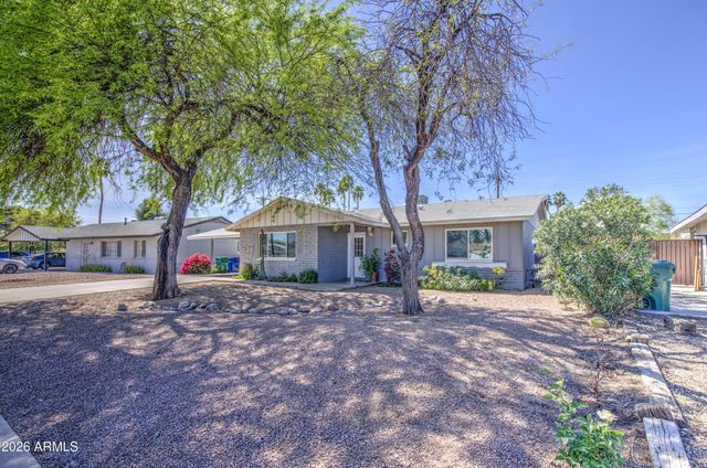 1640 N QUEENSBURY Road, Mesa, AZ 85201