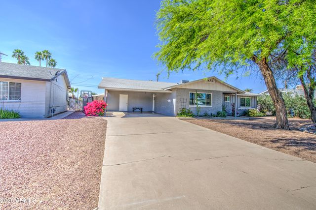 1640 N QUEENSBURY Road, Mesa, AZ 85201