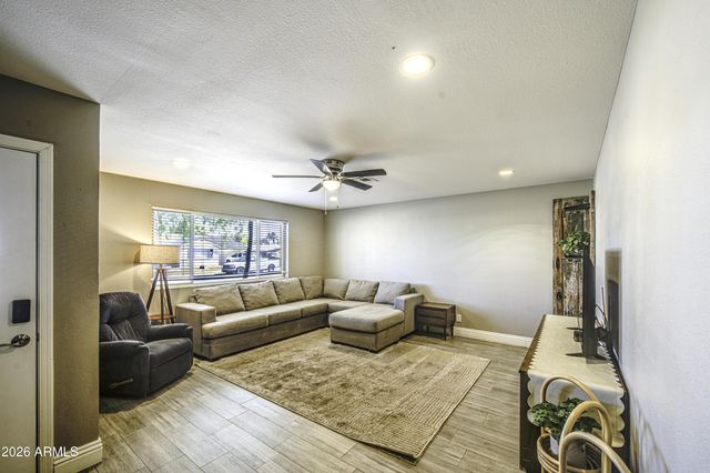 1640 N QUEENSBURY Road, Mesa, AZ 85201