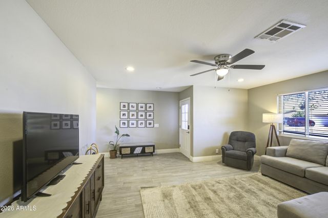 1640 N QUEENSBURY Road, Mesa, AZ 85201