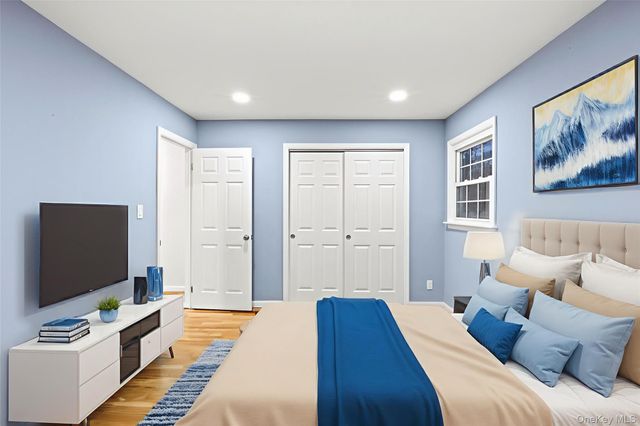 25 Lincoln Avenue, Lake Ronkonkoma, NY 11779