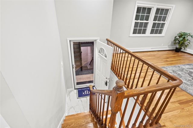 25 Lincoln Avenue, Lake Ronkonkoma, NY 11779