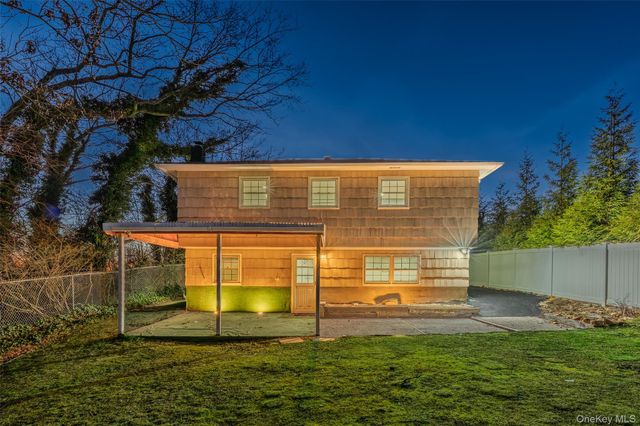 25 Lincoln Avenue, Lake Ronkonkoma, NY 11779