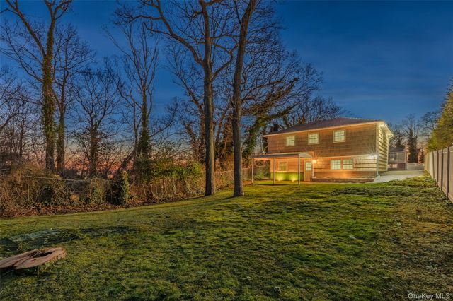 25 Lincoln Avenue, Lake Ronkonkoma, NY 11779