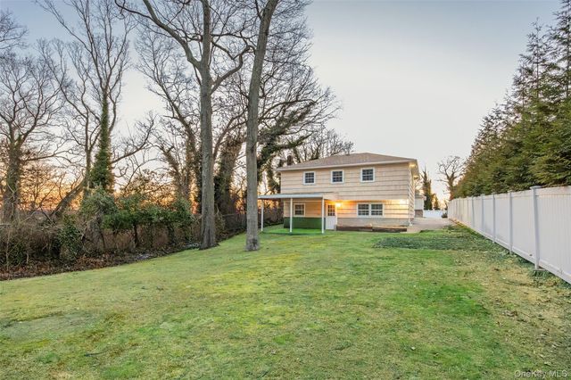 25 Lincoln Avenue, Lake Ronkonkoma, NY 11779