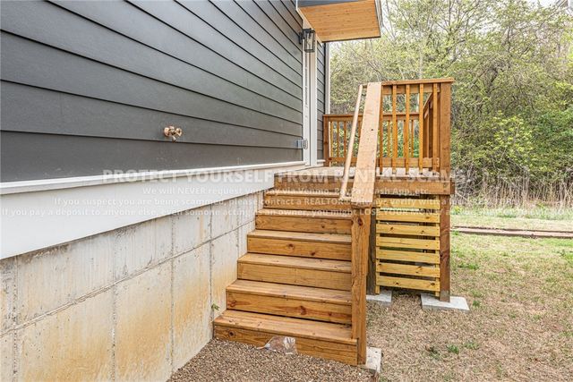 1047 S Laramie Heights, Fayetteville, AR 72704