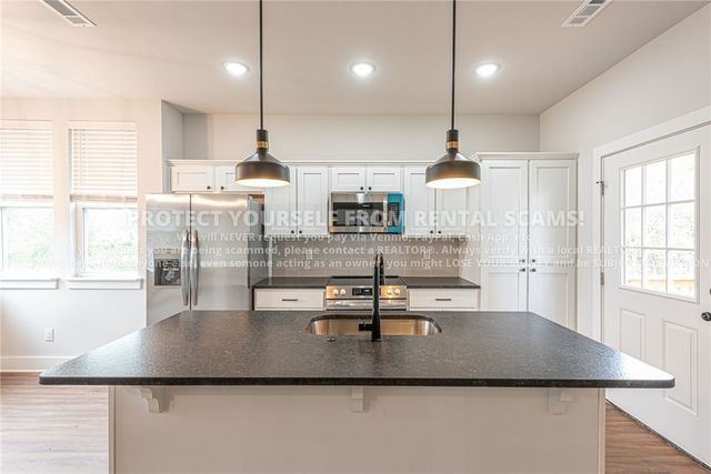 1047 S Laramie Heights, Fayetteville, AR 72704