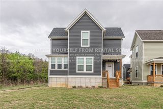 1047 S Laramie Heights, Fayetteville, AR 72704