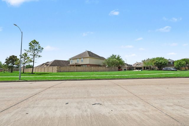 9719 Opal Rock Drive, Rosharon, TX 77583
