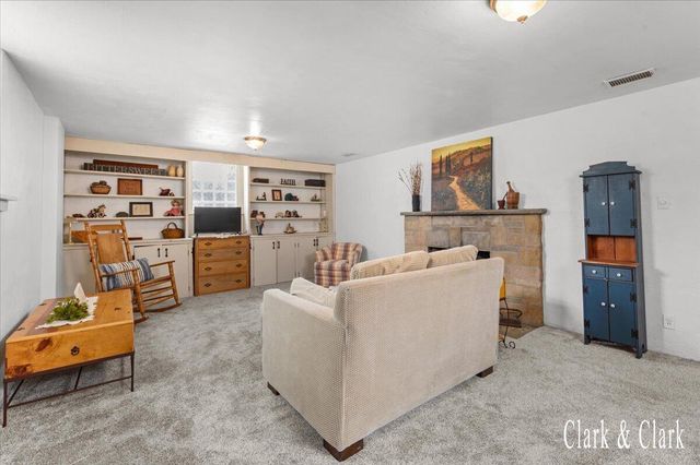 2101 Houseman Avenue, Grand Rapids, MI 49505