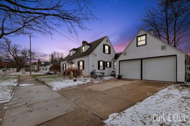 2101 Houseman Avenue, Grand Rapids, MI 49505