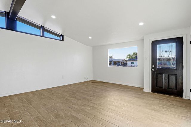 148 PAPAYA Street, El Paso, TX 79915