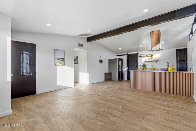 148 PAPAYA Street, El Paso, TX 79915