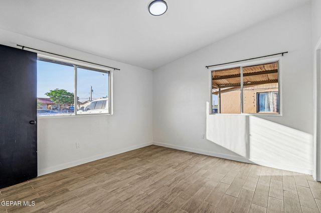 148 PAPAYA Street, El Paso, TX 79915