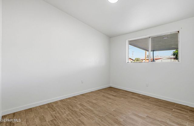 148 PAPAYA Street, El Paso, TX 79915