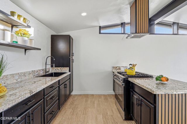 148 PAPAYA Street, El Paso, TX 79915