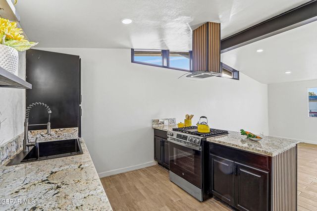 148 PAPAYA Street, El Paso, TX 79915