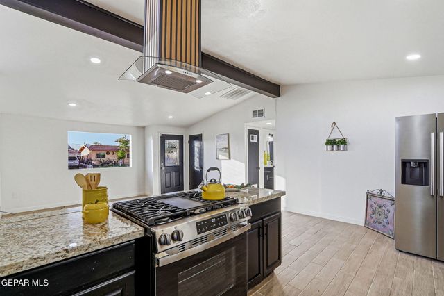 148 PAPAYA Street, El Paso, TX 79915