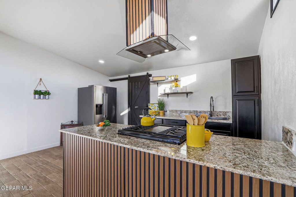 148 PAPAYA Street, El Paso, TX 79915