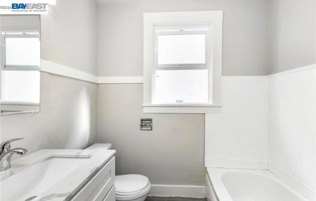 5723 Shattuck Ave, Oakland, CA 94609