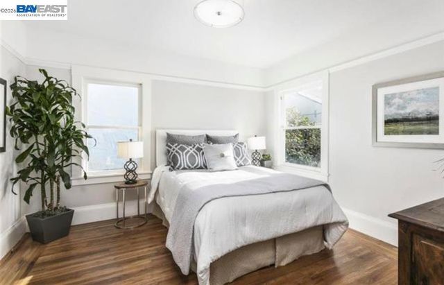 5723 Shattuck Ave, Oakland, CA 94609