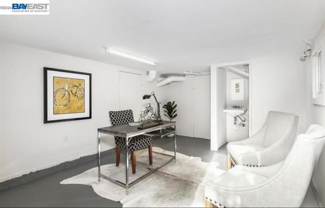 5723 Shattuck Ave, Oakland, CA 94609